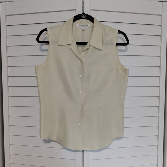 Jones New York Tops - Jones New York Sleeveless button up creamy white blouse